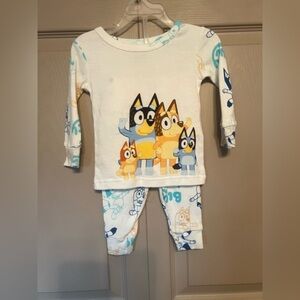 NWOT  Bluey  Adorable Cartoon Character Kids Pajama Set - White and Blue